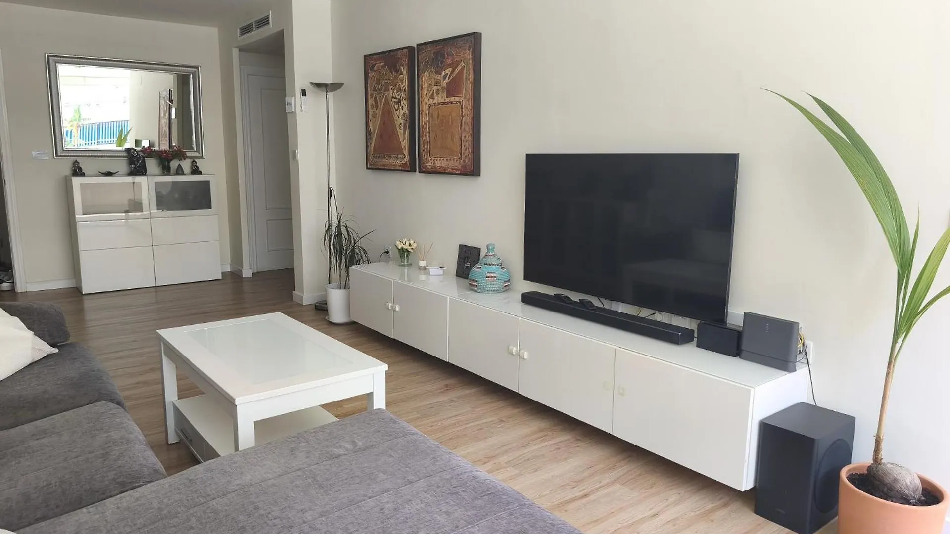 Room With Private Bathroom In Shared Apartment Marbella Spanien